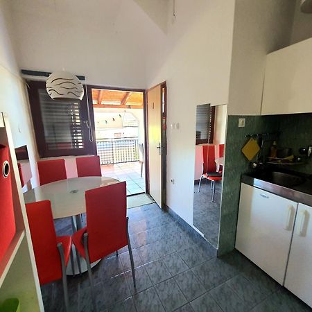 Unique Apartments Малинска Экстерьер фото