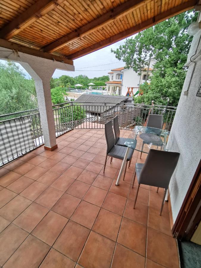 Unique Apartments Малинска Экстерьер фото